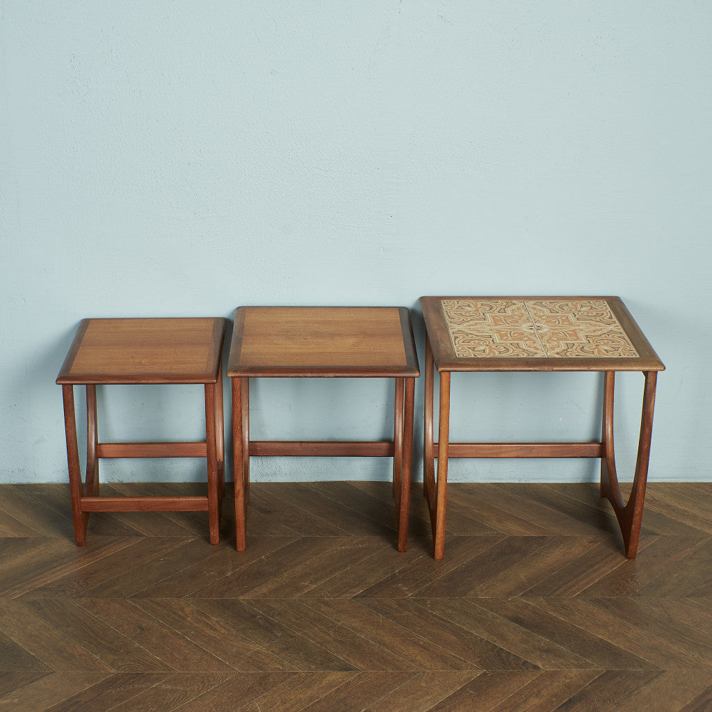 Astro セラミックタイルトップ ネストテーブル (3552D)