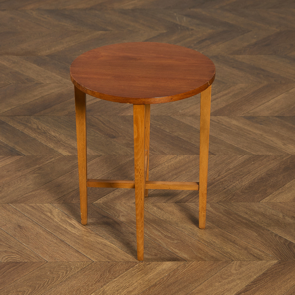 Novy Domov社 Poul Hundevad ネストテーブル