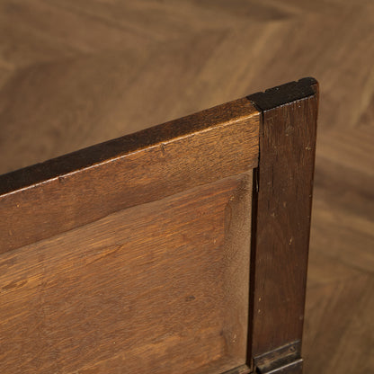 Alfred Allen コートカップボード