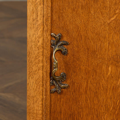 英国 クラシック ベッドサイド キャビネット