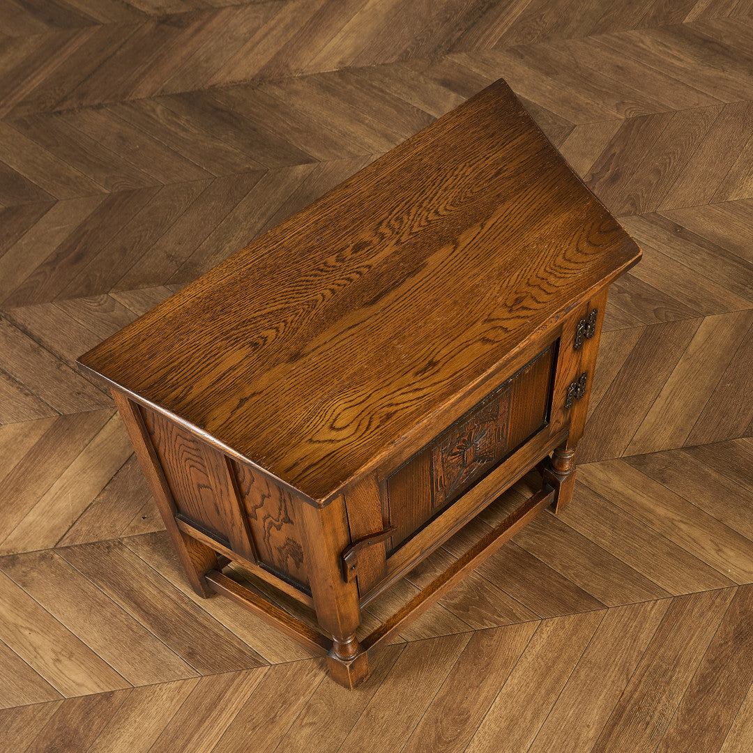 英国 クラシック キャビネット