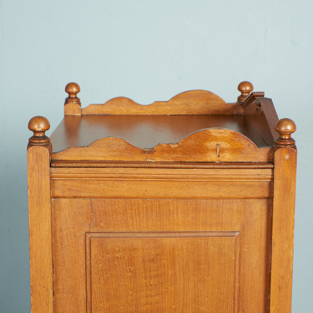 オーク材クラシックキャビネット オーク材クラシックキャビネット