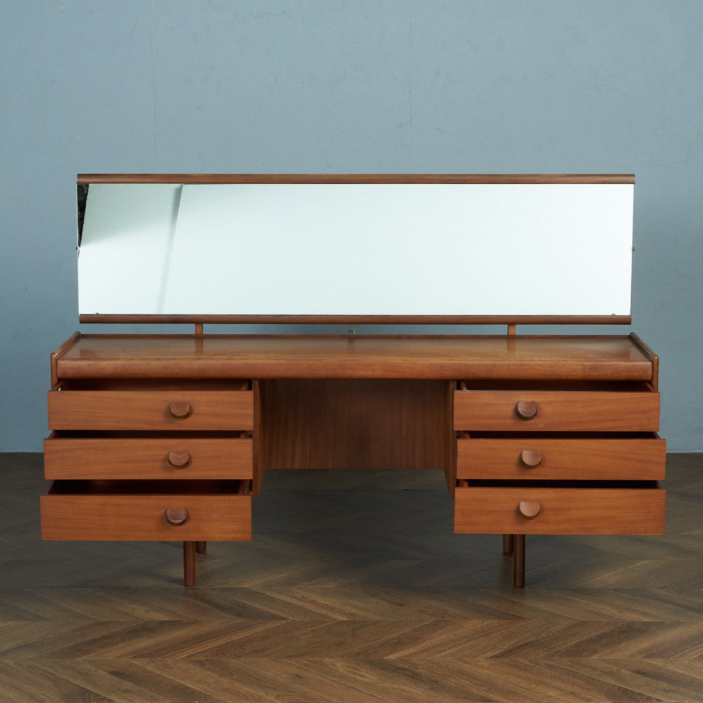 White & Newton ヴィンテージ ピンレッグ チークデスク(401) White & Newton ヴィンテージ ピンレッグ チークデスク(401