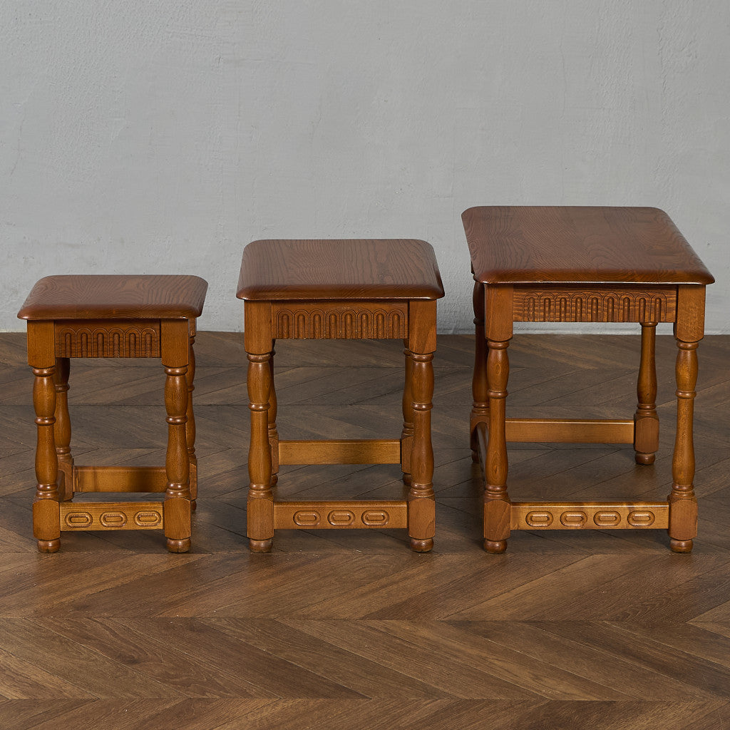 英国 クラシック ネストテーブル