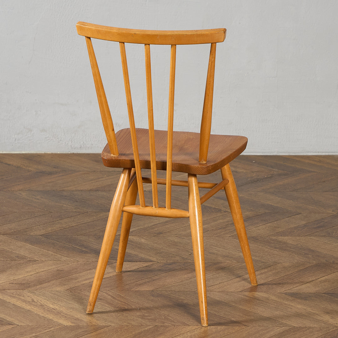 スティックバックチェア