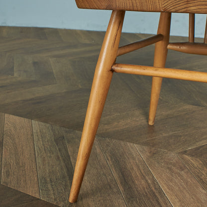 スティックバックチェア