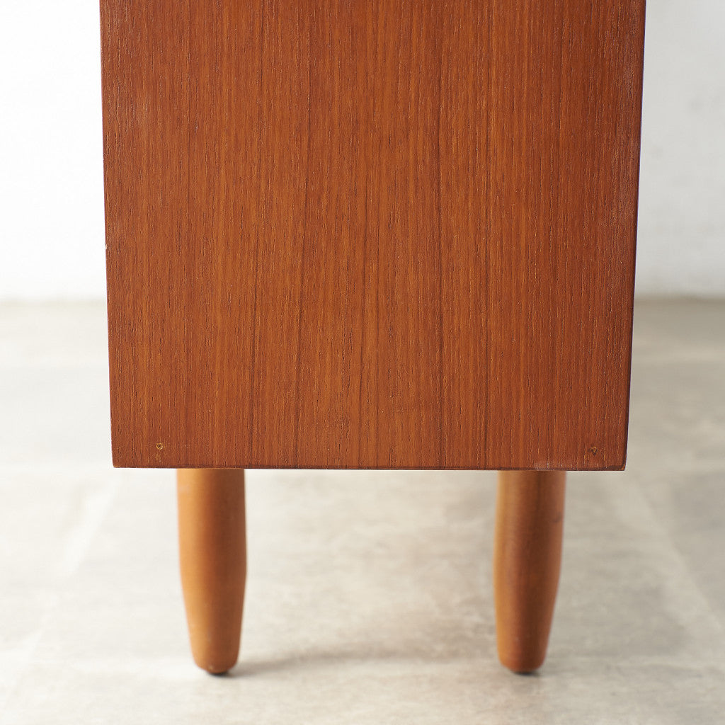 【レアデザイン】 ヴィンテージ ガラスキャビネット ラタン家具 Woody Auraラタンスライドキャビネット | 天然ラタン調デザイン