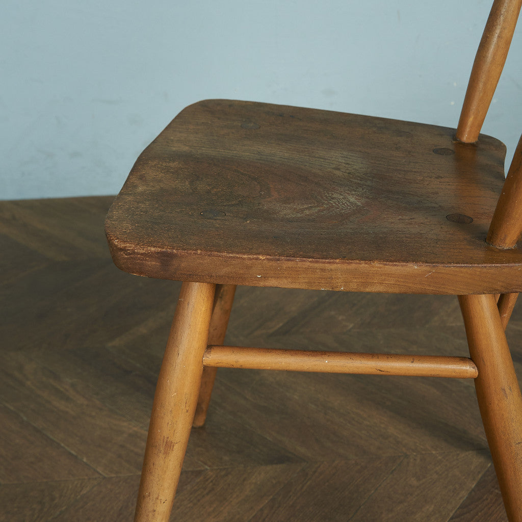 スティックバックチェア