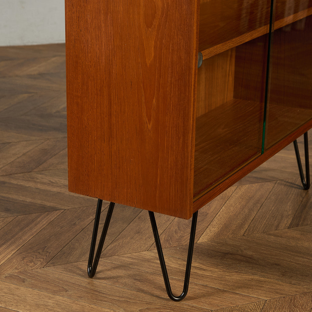 ヴィンテージ ガラスブックケース  カスタム アイアンヘアピンレッグ