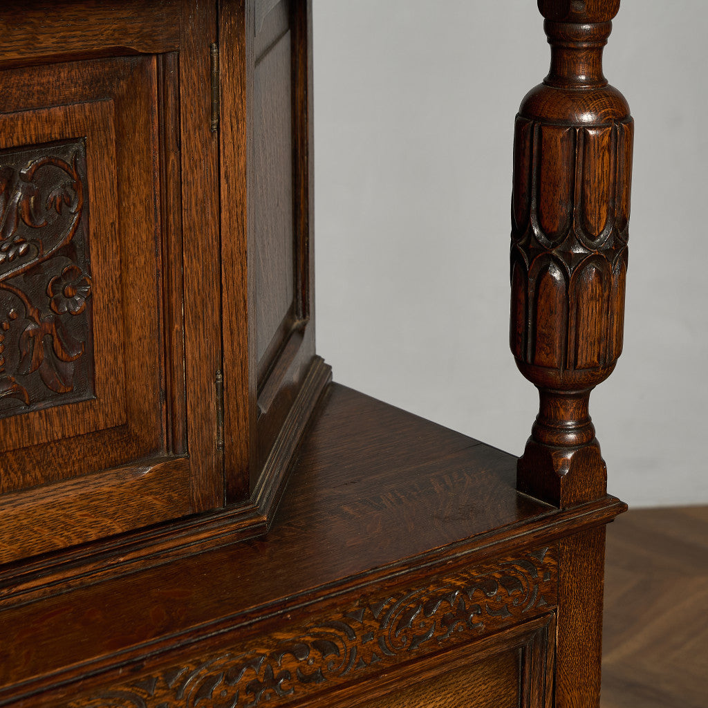 英国 クラシック コートカップボード