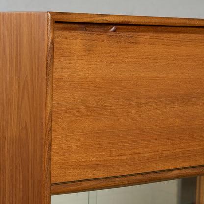 ヴィンテージ ガラスキャビネット