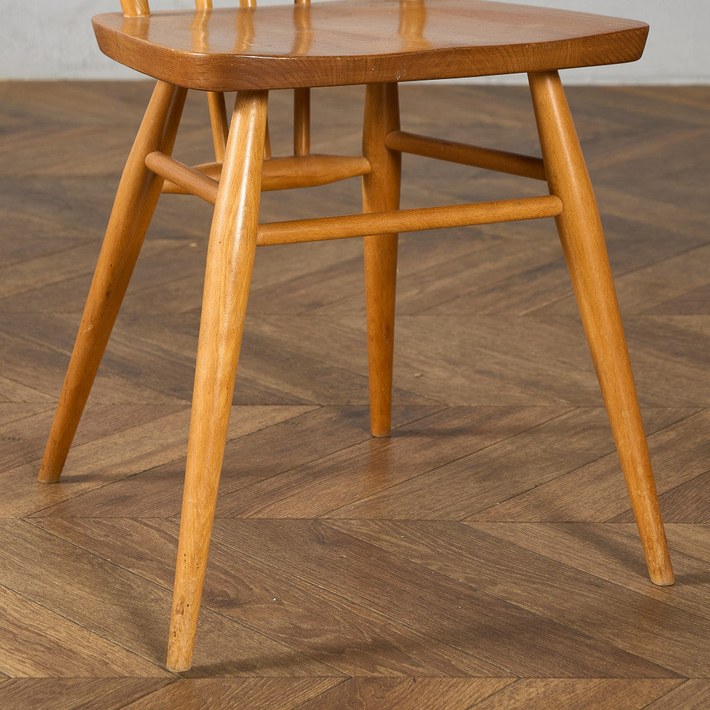 スティックバックチェア