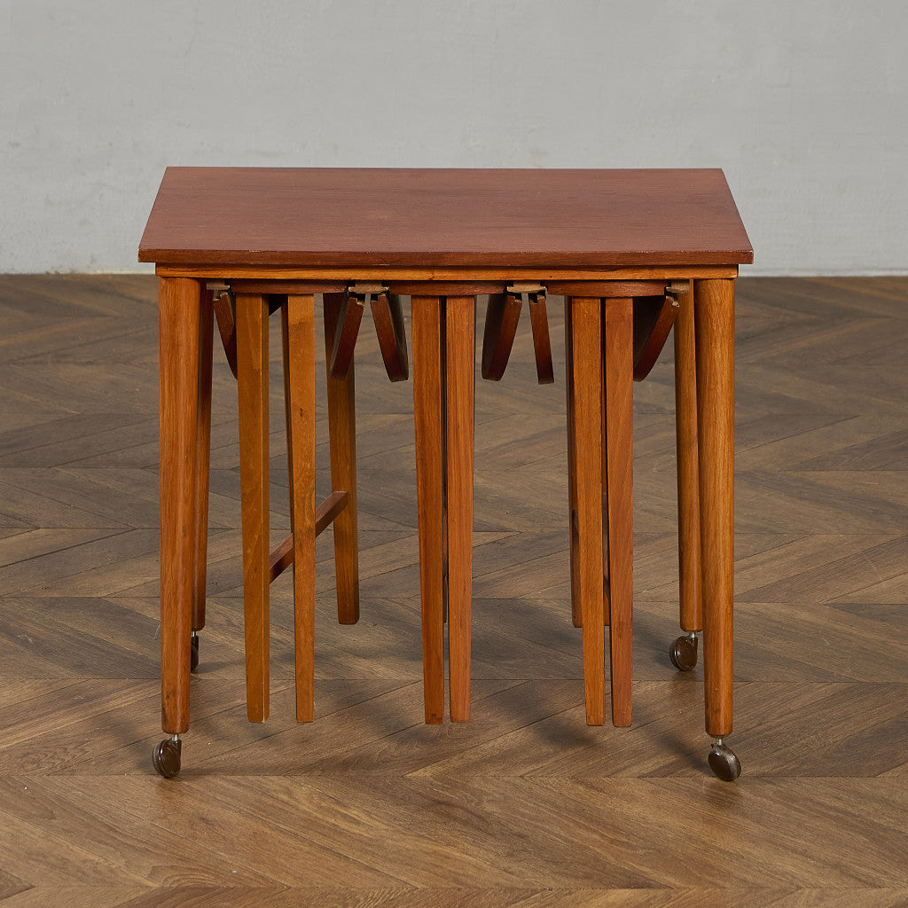 Novy Domov ヴィンテージ ネストテーブル