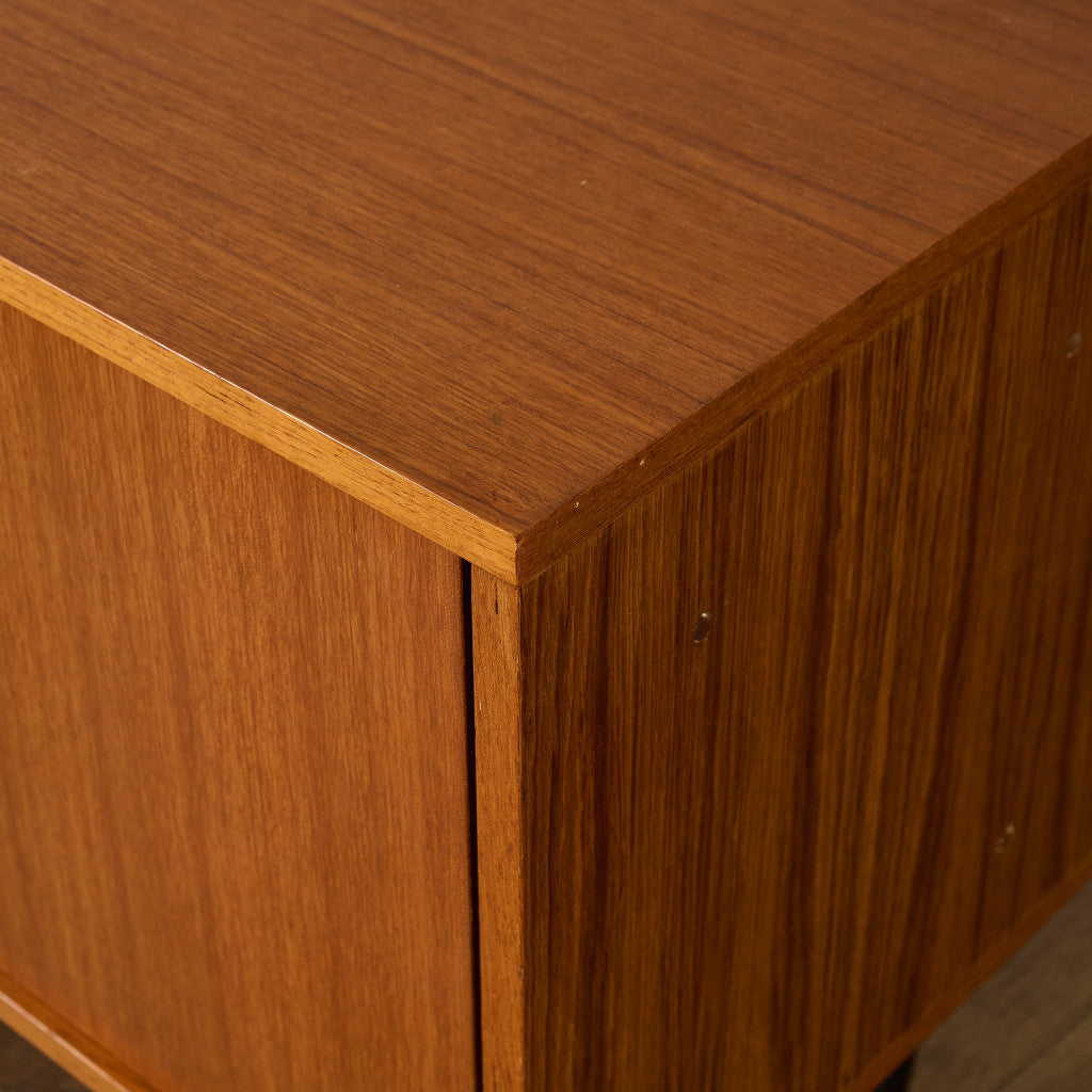 英国 ヴィンテージ キャビネット