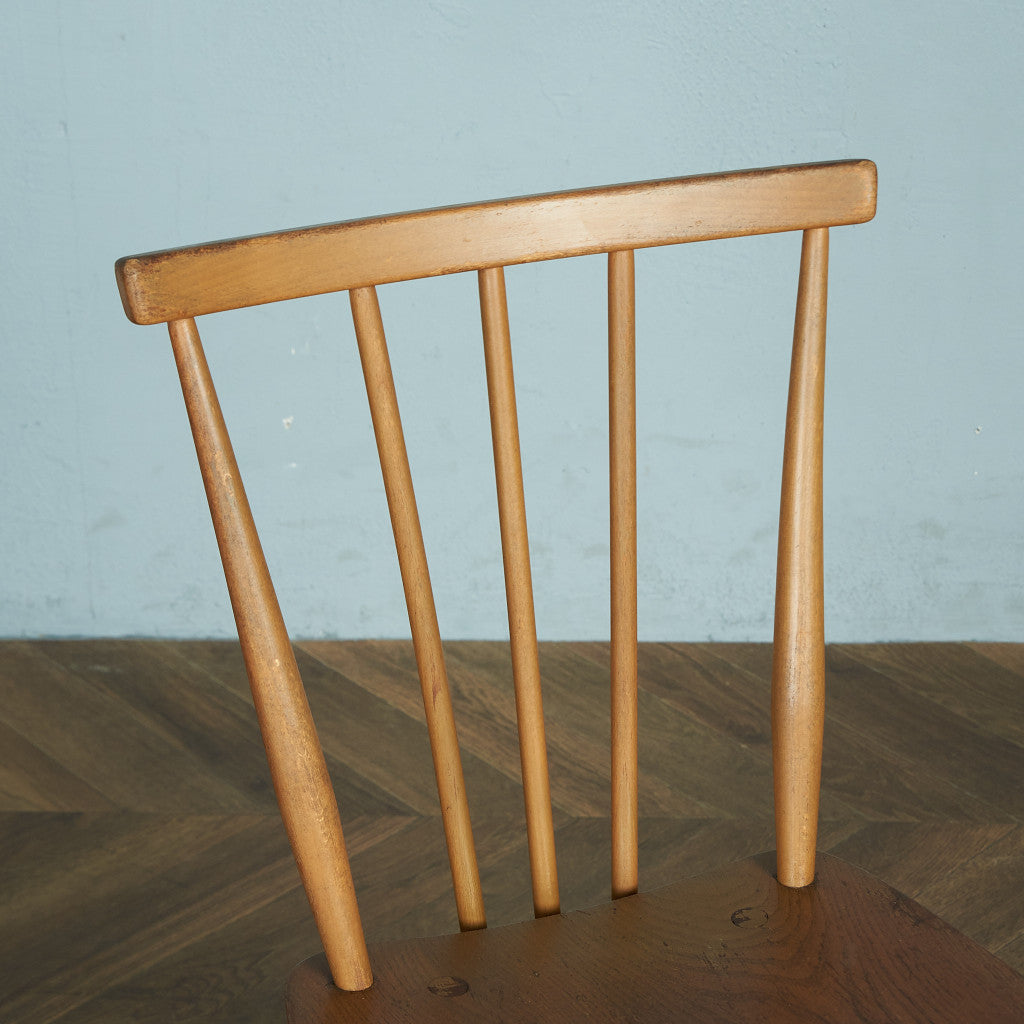 スティックバックチェア