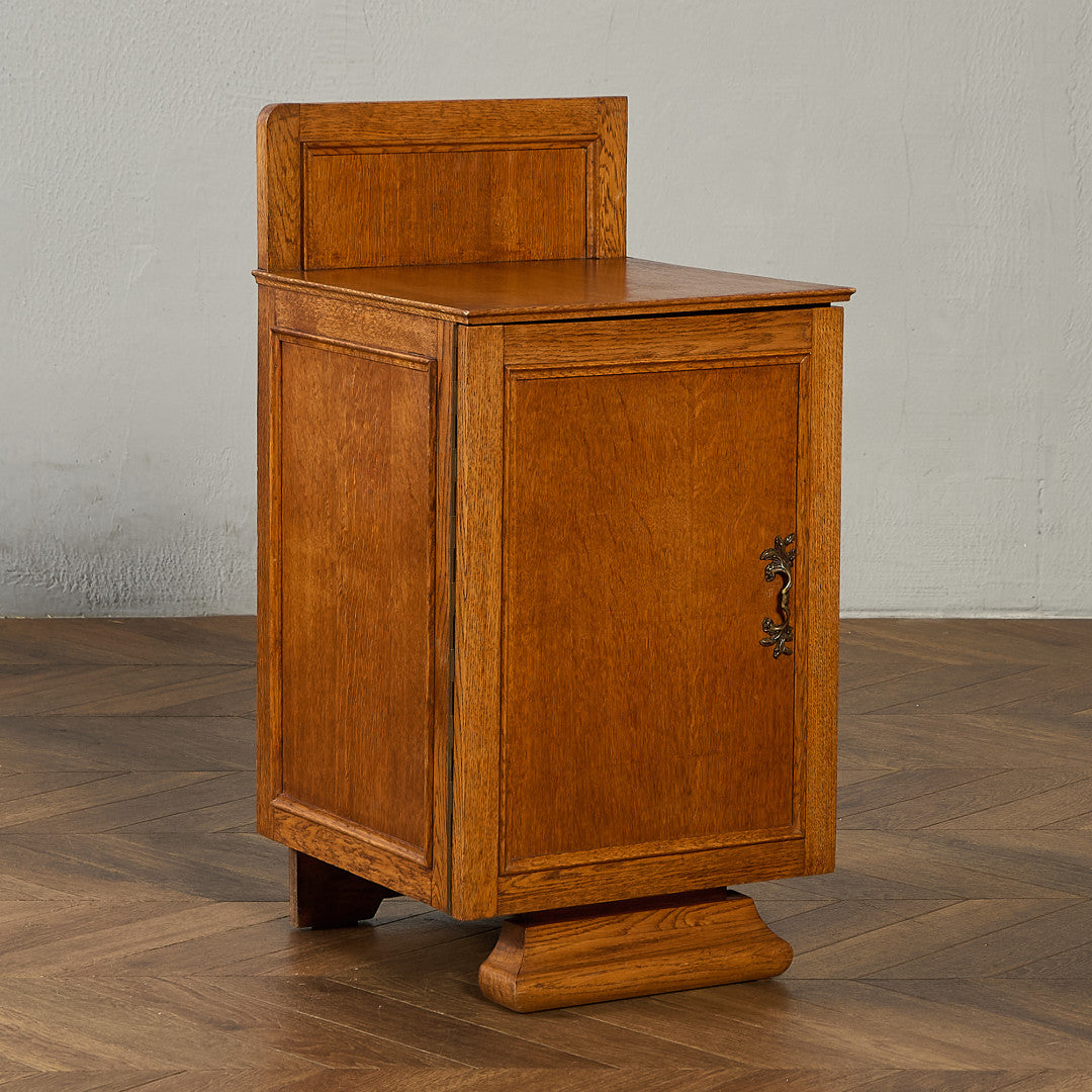 英国 クラシック ベッドサイド キャビネット