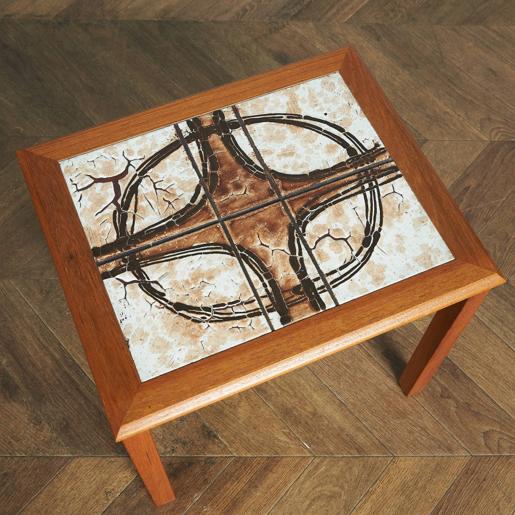 TRIOH mobler Danish tile top nesting table #84018