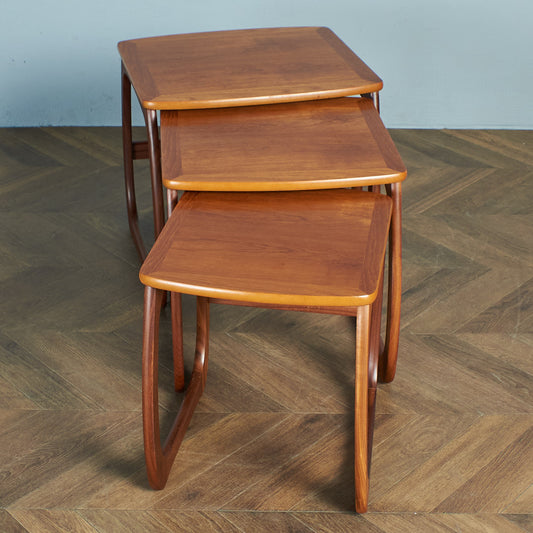 Burlington ネストテーブル