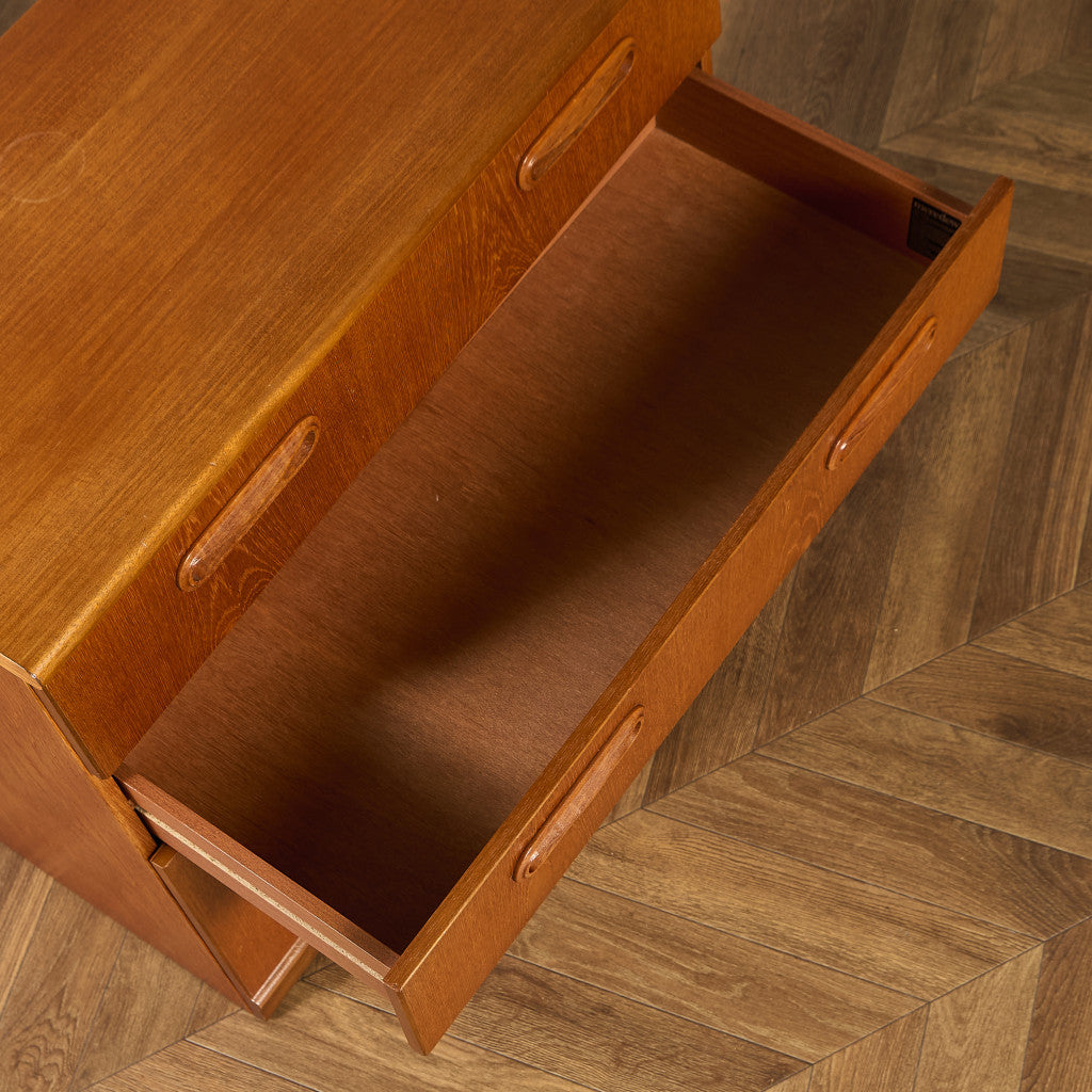 ヴィンテージ 3段チェスト