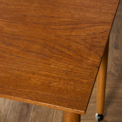 Novy Domov社 Poul Hundevad ネストテーブル