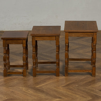 英国 クラシック ネストテーブル