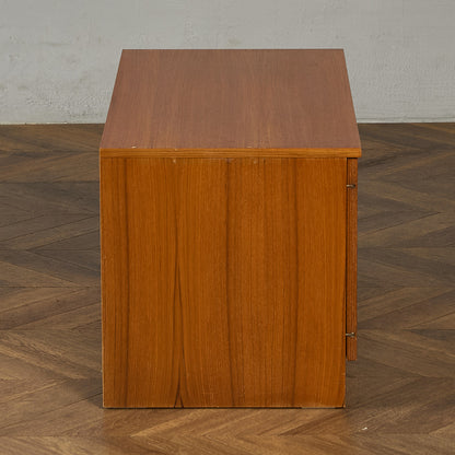 英国 ヴィンテージ キャビネット