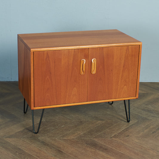 Fresco サイドキャビネット / カスタム アイアンヘアピンレッグ