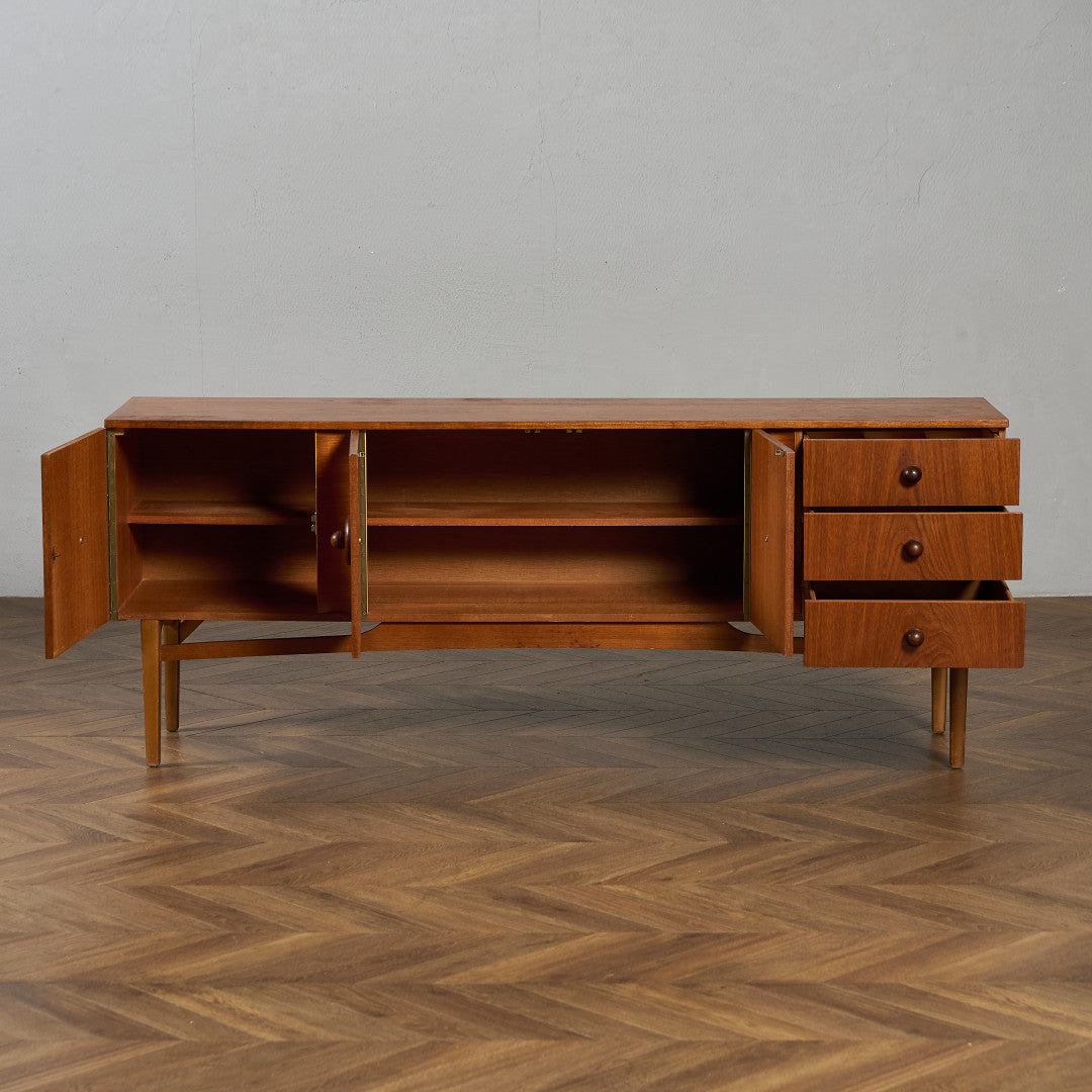 イギリス ヴィンテージ サイドボード