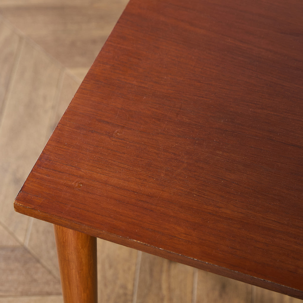 Novy Domov ヴィンテージ ネストテーブル