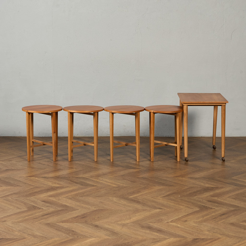 Novy Domov ヴィンテージ ネストテーブル