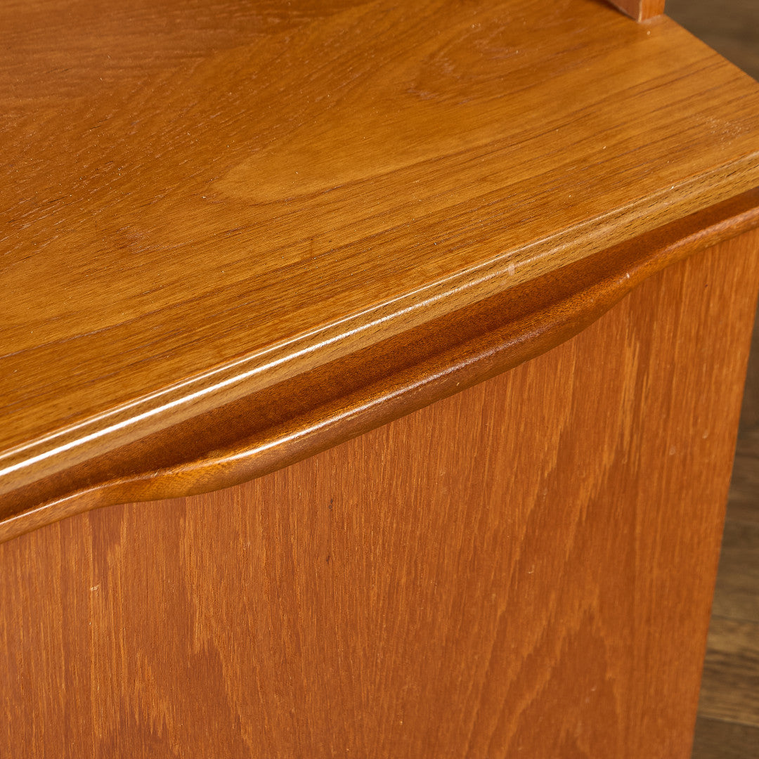 A Quinn (Sales) Ltd ヴィンテージ ウォールユニット