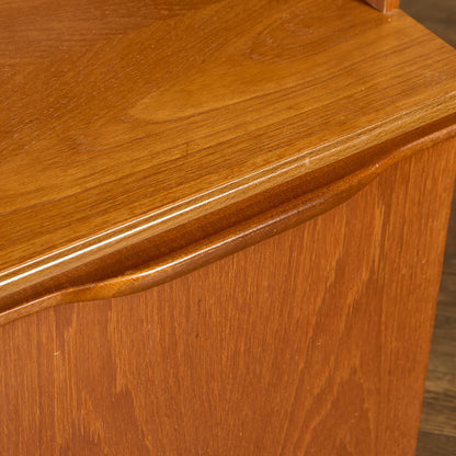 A Quinn (Sales) Ltd ヴィンテージ ウォールユニット