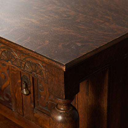 英国 クラシック コートカップボード