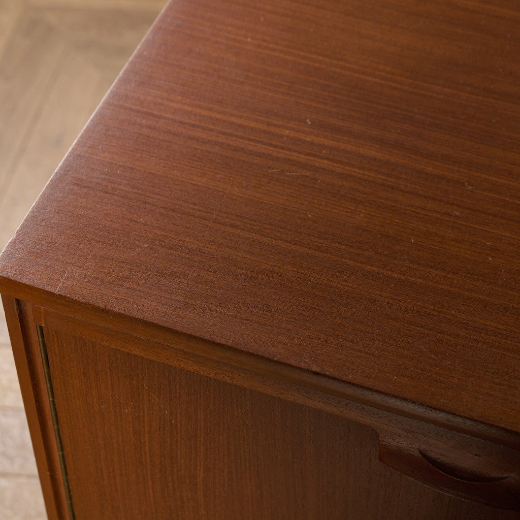 イギリス ヴィンテージ サイドボード カップボード