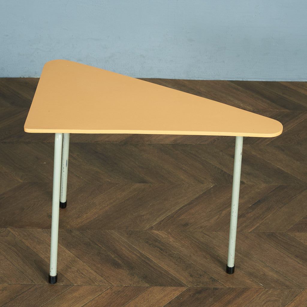 英国ヴィンテージ トライアングル センターテーブル / コーヒーテーブル #85362