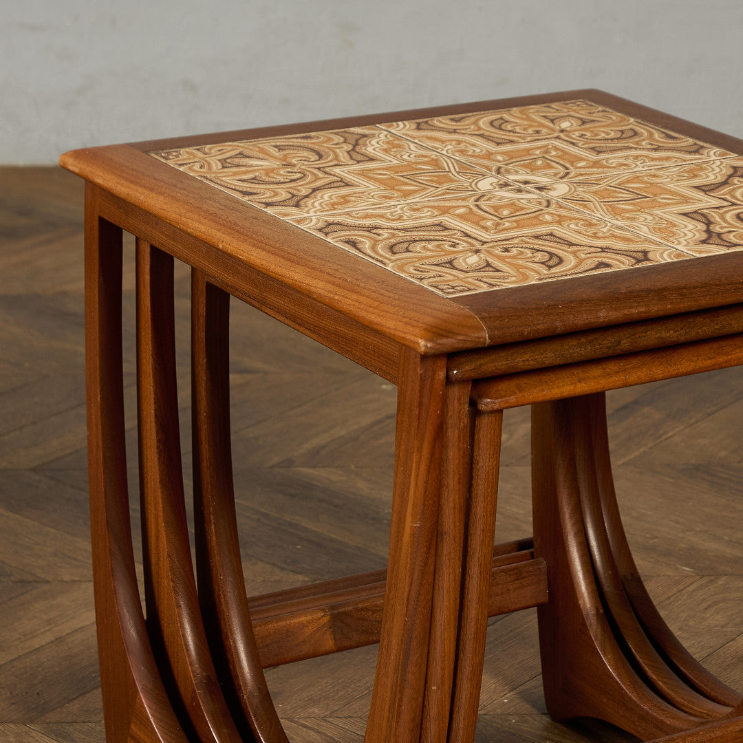 Astro ヴィンテージ タイルトップ ネストテーブル (3552D)