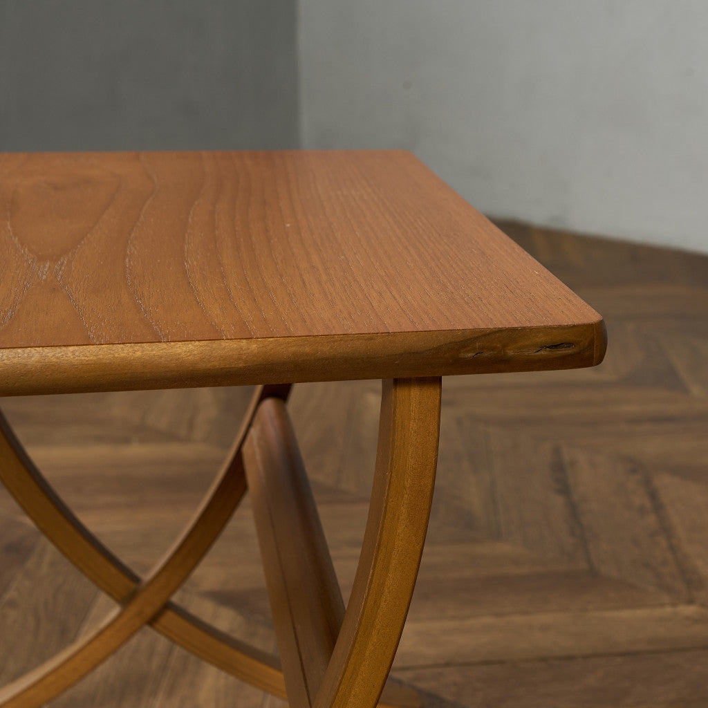 ネストテーブル