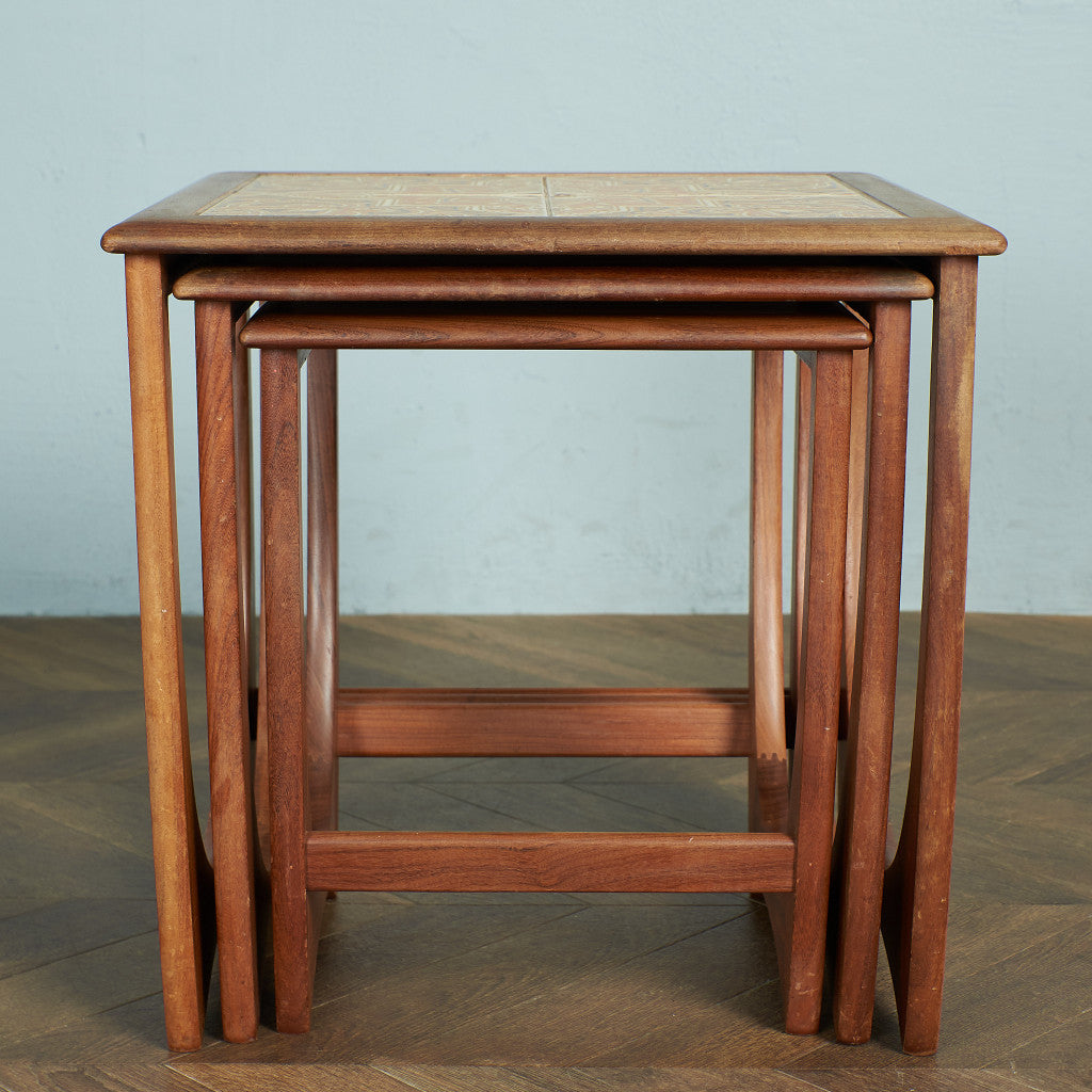 Astro セラミックタイルトップ ネストテーブル (3552D)