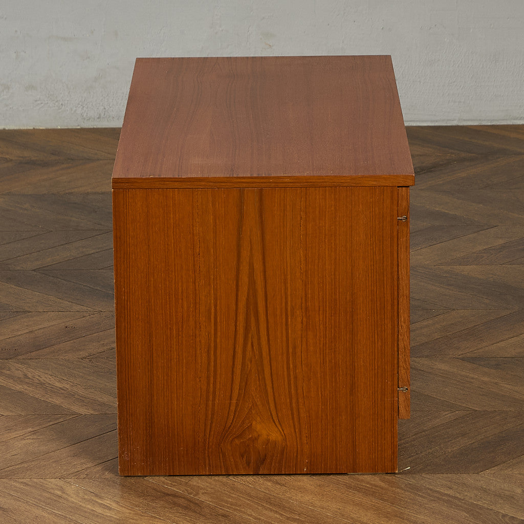 英国 ヴィンテージ キャビネット