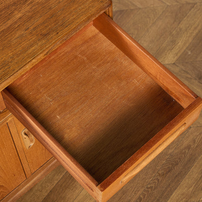 Fresco ヴィンテージ 脚付き サイドボード (4072)