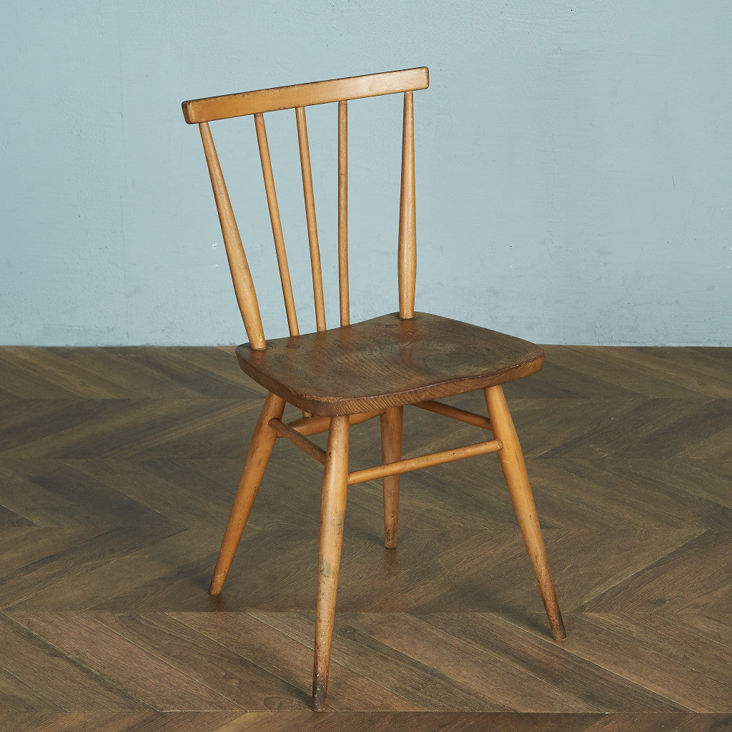 スティックバックチェア