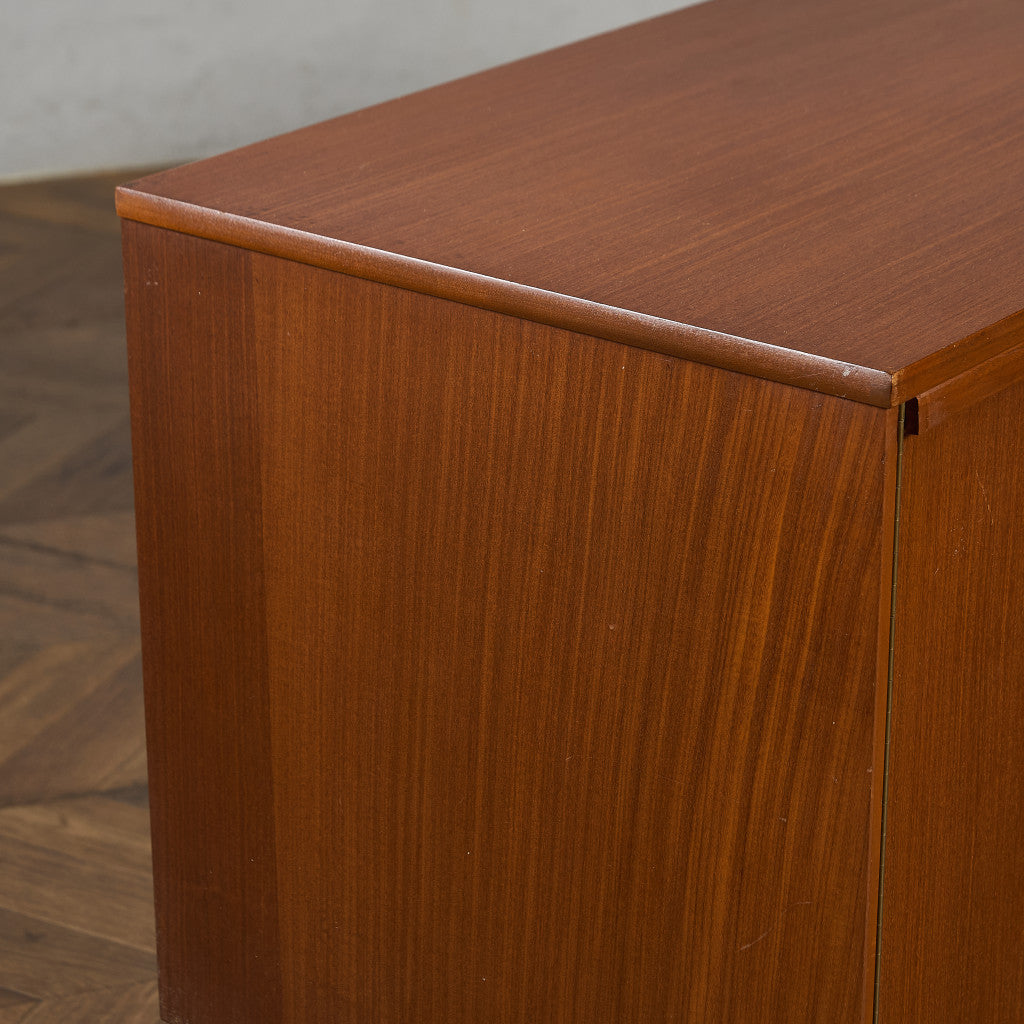 イギリス ヴィンテージ サイドボード カップボード