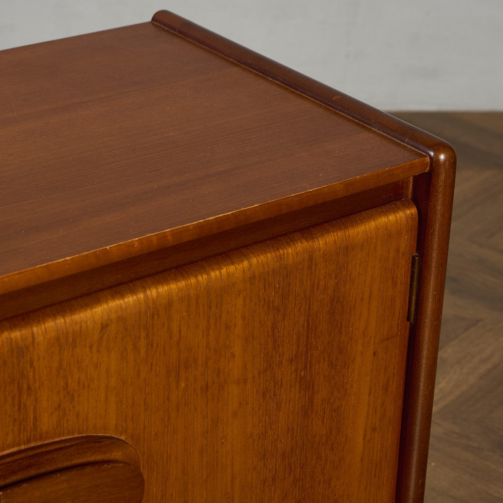 イギリスヴィンテージ サイドボード