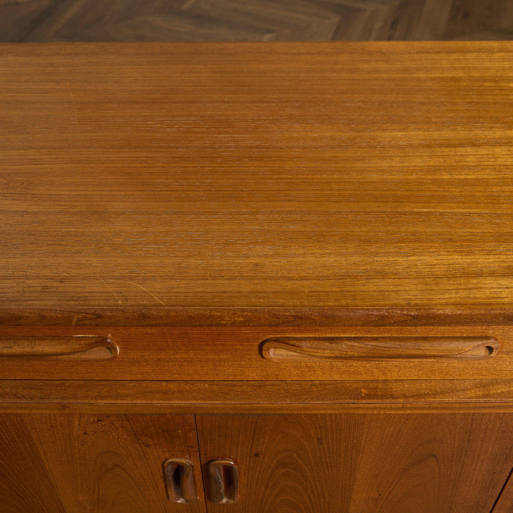 Fresco ヴィンテージ 脚付き サイドボード (4072)