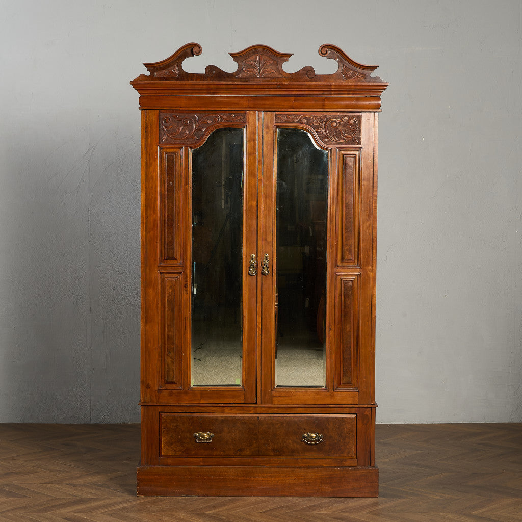 英国 アンティーク ワードローブ