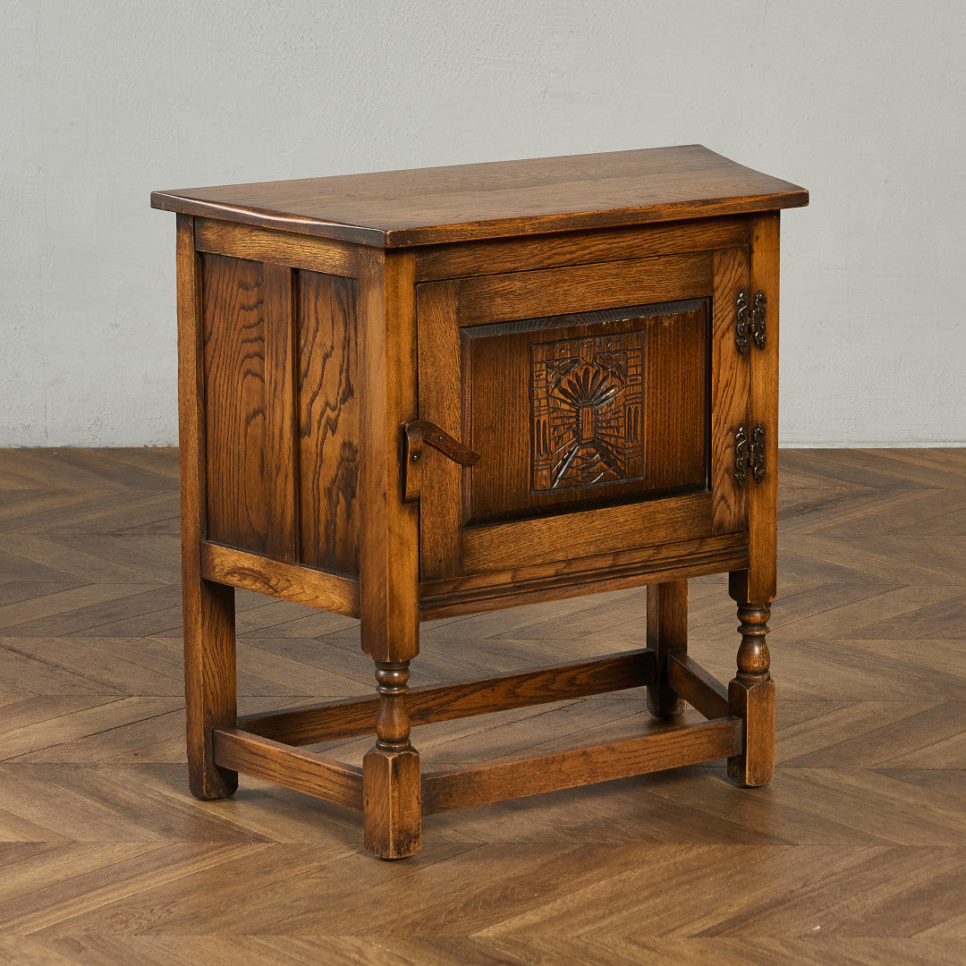 英国 クラシック キャビネット