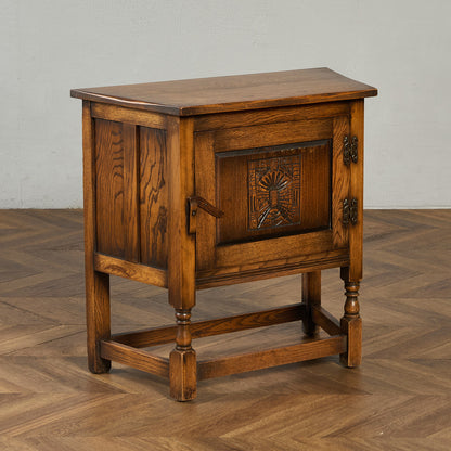 英国 クラシック キャビネット