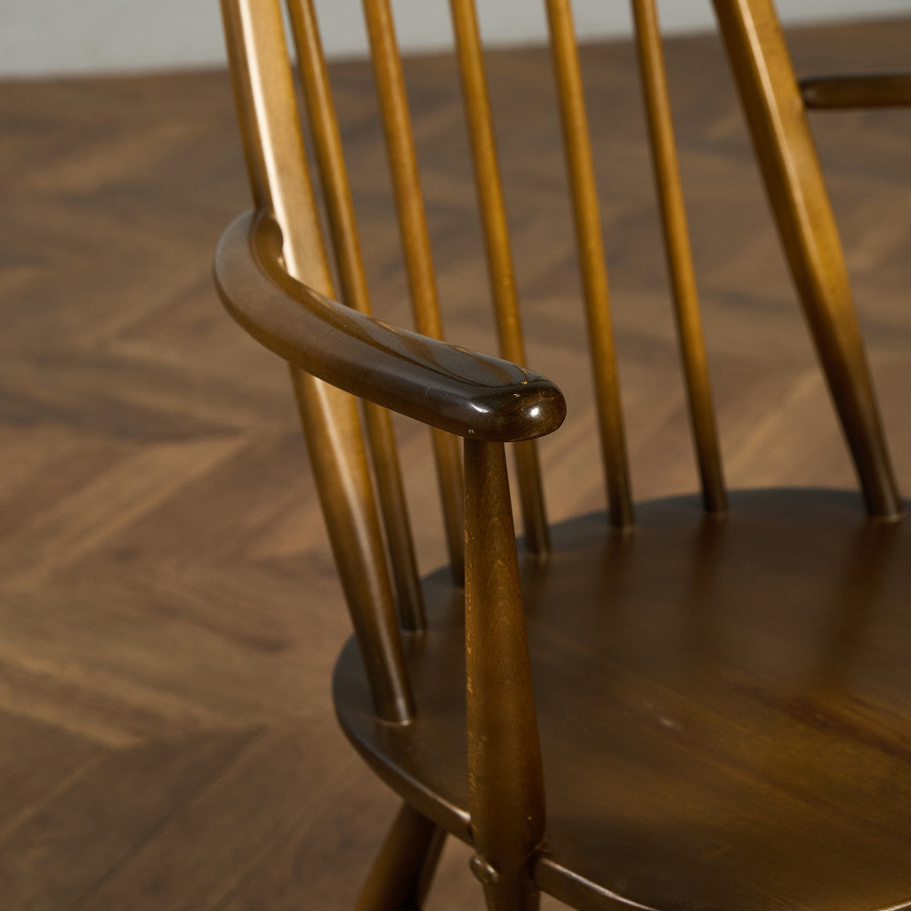 ヴィンテージ クエーカー アームチェア ラウンドゴールドラベル