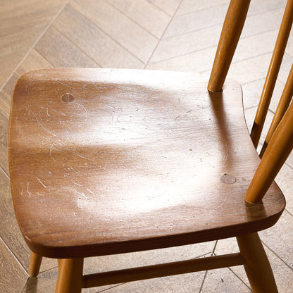 スティックバックチェア