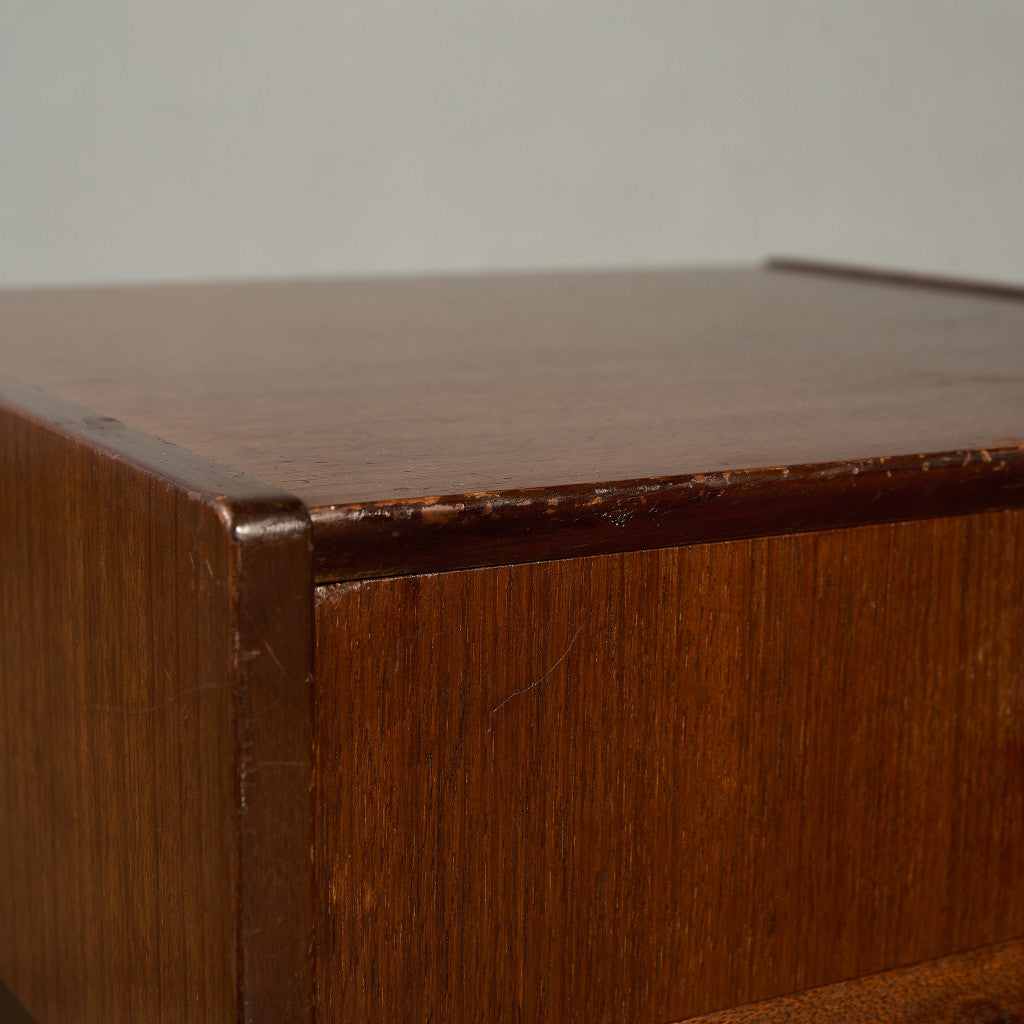 Tola&black ベッドサイドテーブル 206